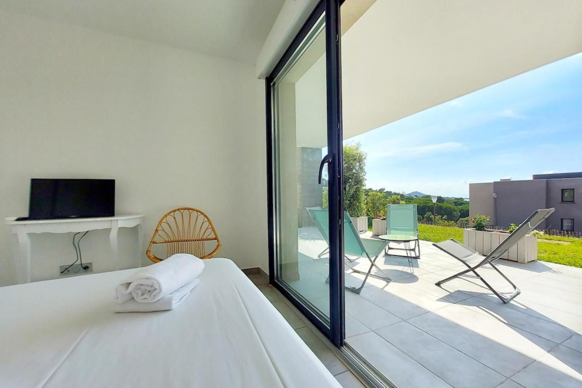 Kiara - Beach By Foot Terrace Isolella - By Tgb Pietrosella Buitenkant foto